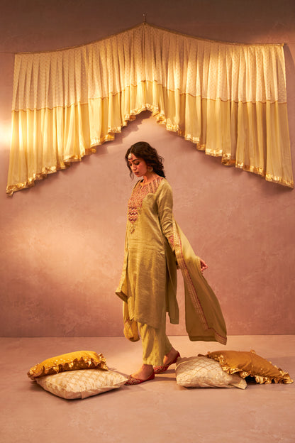 Nakhra Naaz Embroidered Kurta Set- Set of 3 - 2