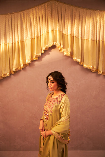 Nakhra Naaz Embroidered Kurta Set- Set of 3 - 4