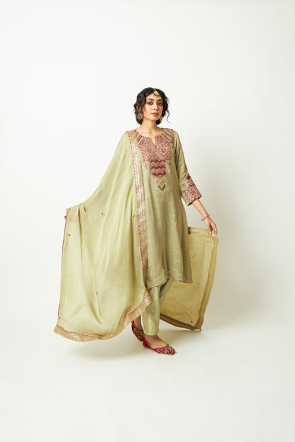 Nakhra Naaz Embroidered Kurta Set- Set of 3 - 8