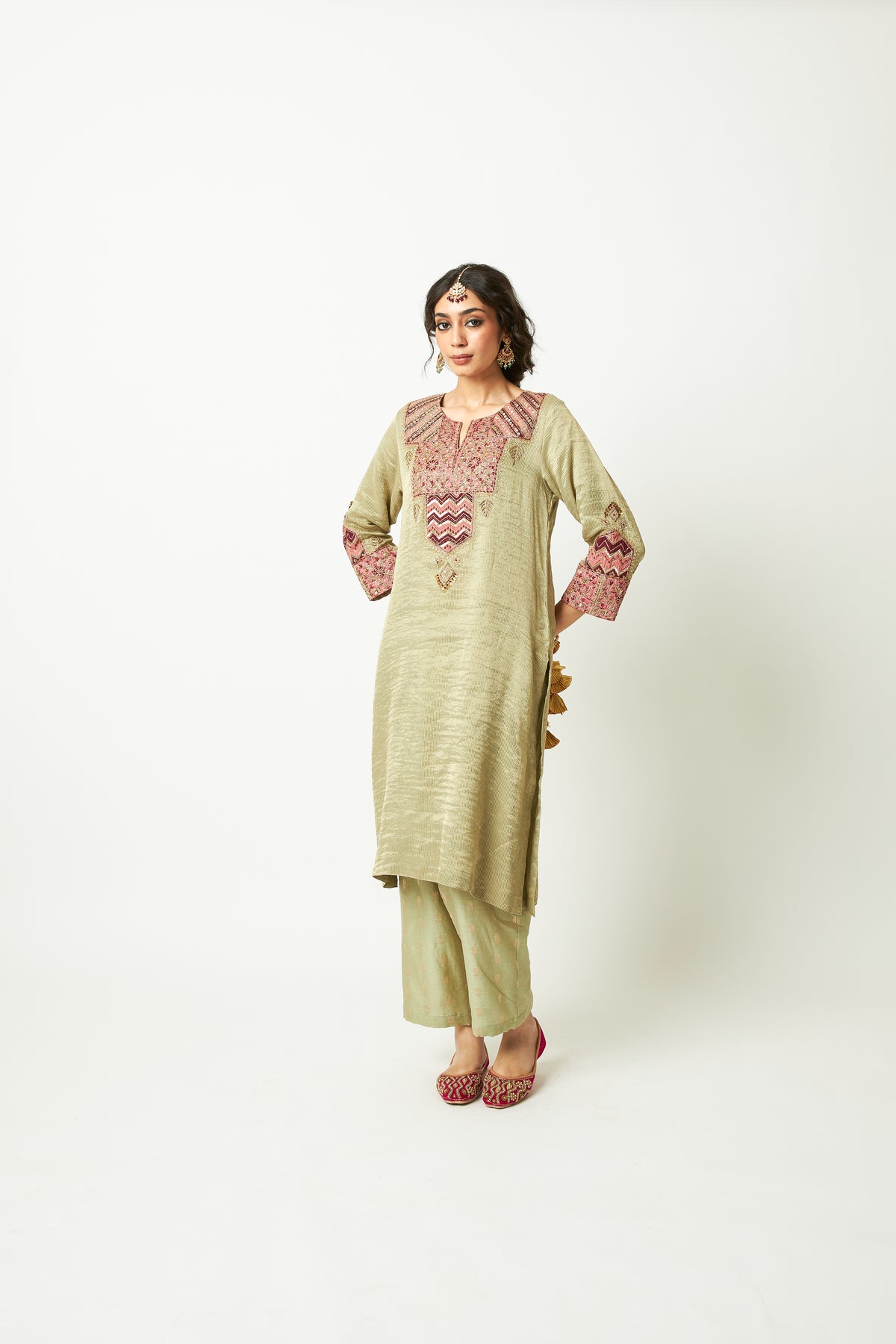 Nakhra Naaz Embroidered Kurta Set- Set of 3 - 9