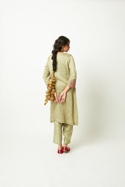 Nakhra Naaz Embroidered Kurta Set- Set of 3 - 11