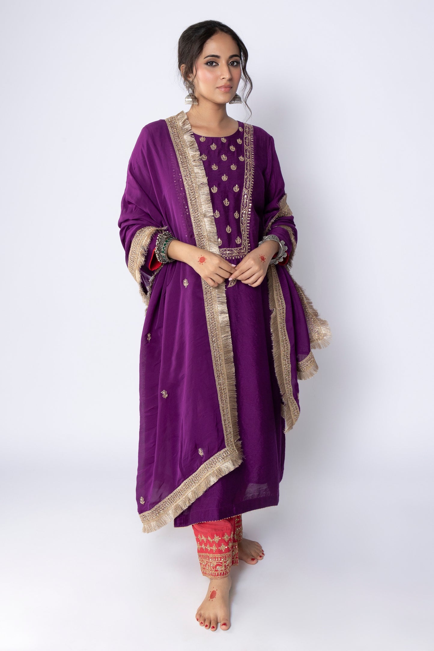 Nalanda Embroidered dupatta
