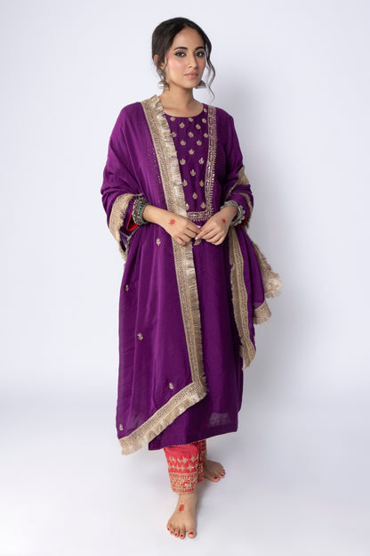 Nalanda Embroidered dupatta