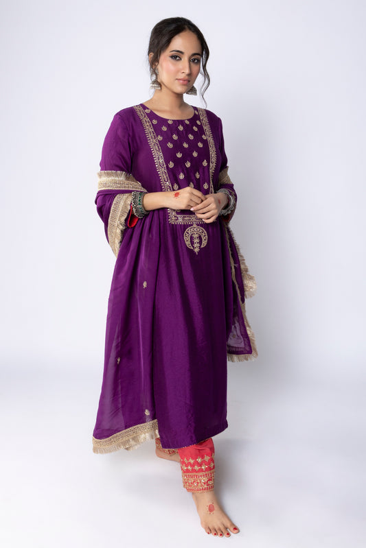 Nalanda Embroidered dupatta