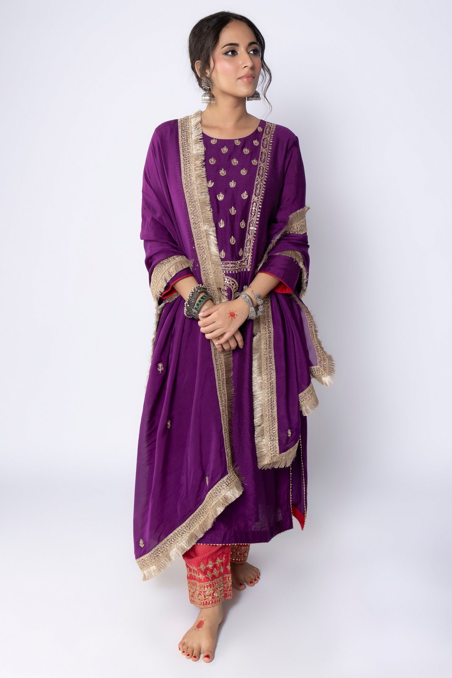 Nalanda Embroidered dupatta
