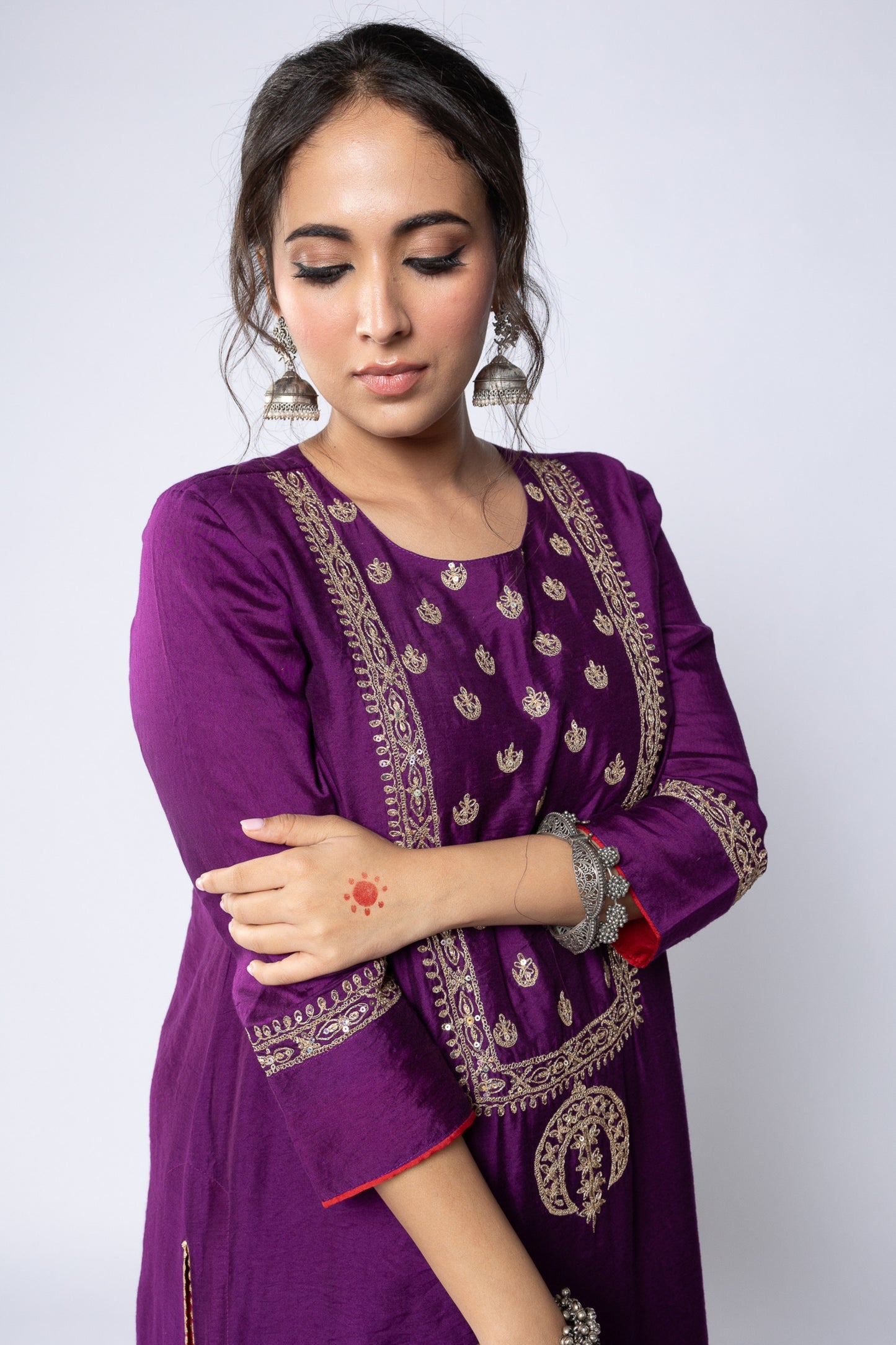 Nalanda Embroidered Kurta