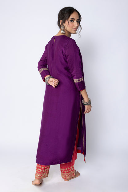 Nalanda Embroidered Kurta