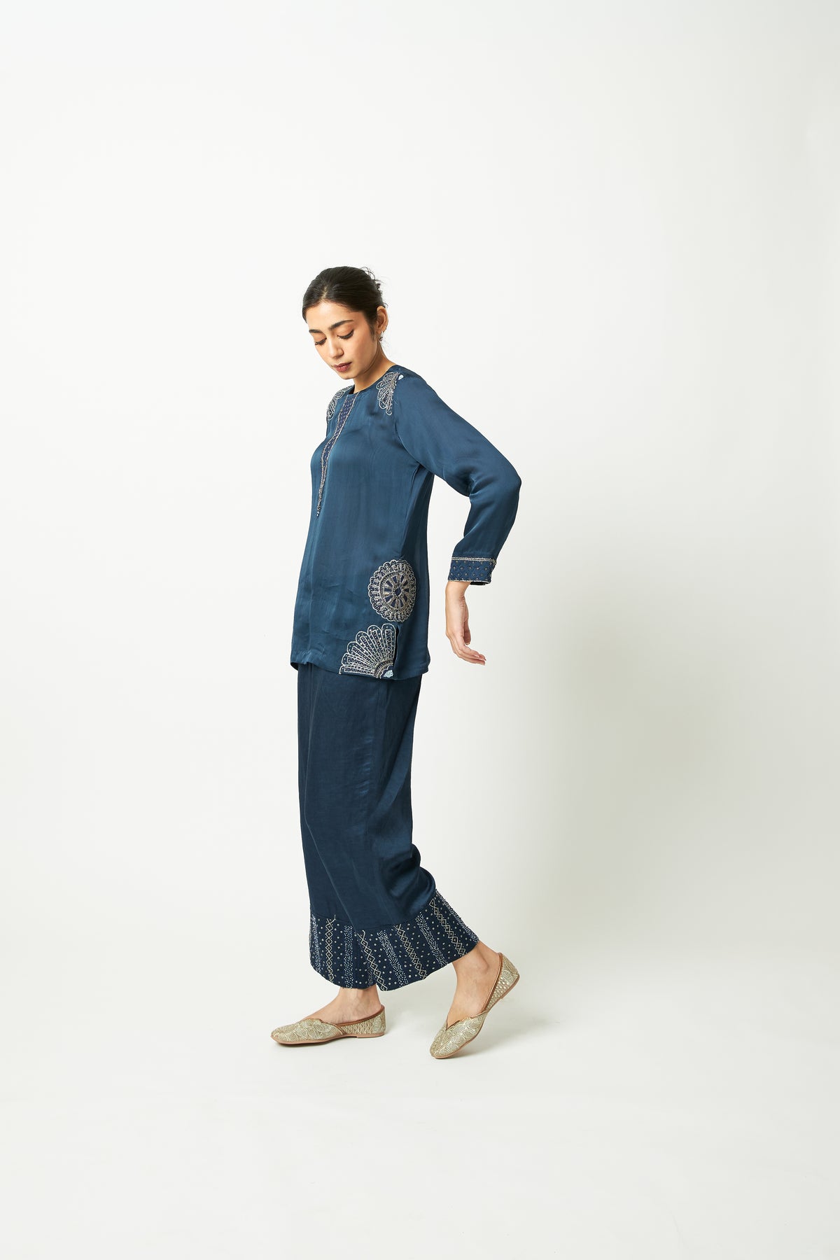Neelanjana Embroidered Co-ord Set- Set of 2 - 7