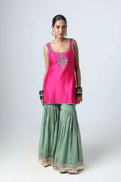 Noor Embroidered Kurta