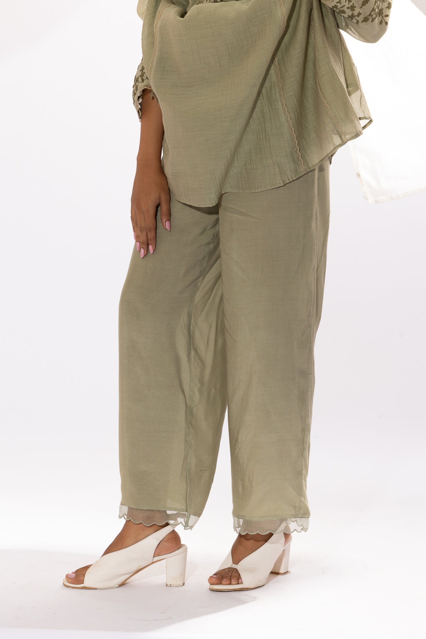 OLIVE EMBROIDERED PANTS