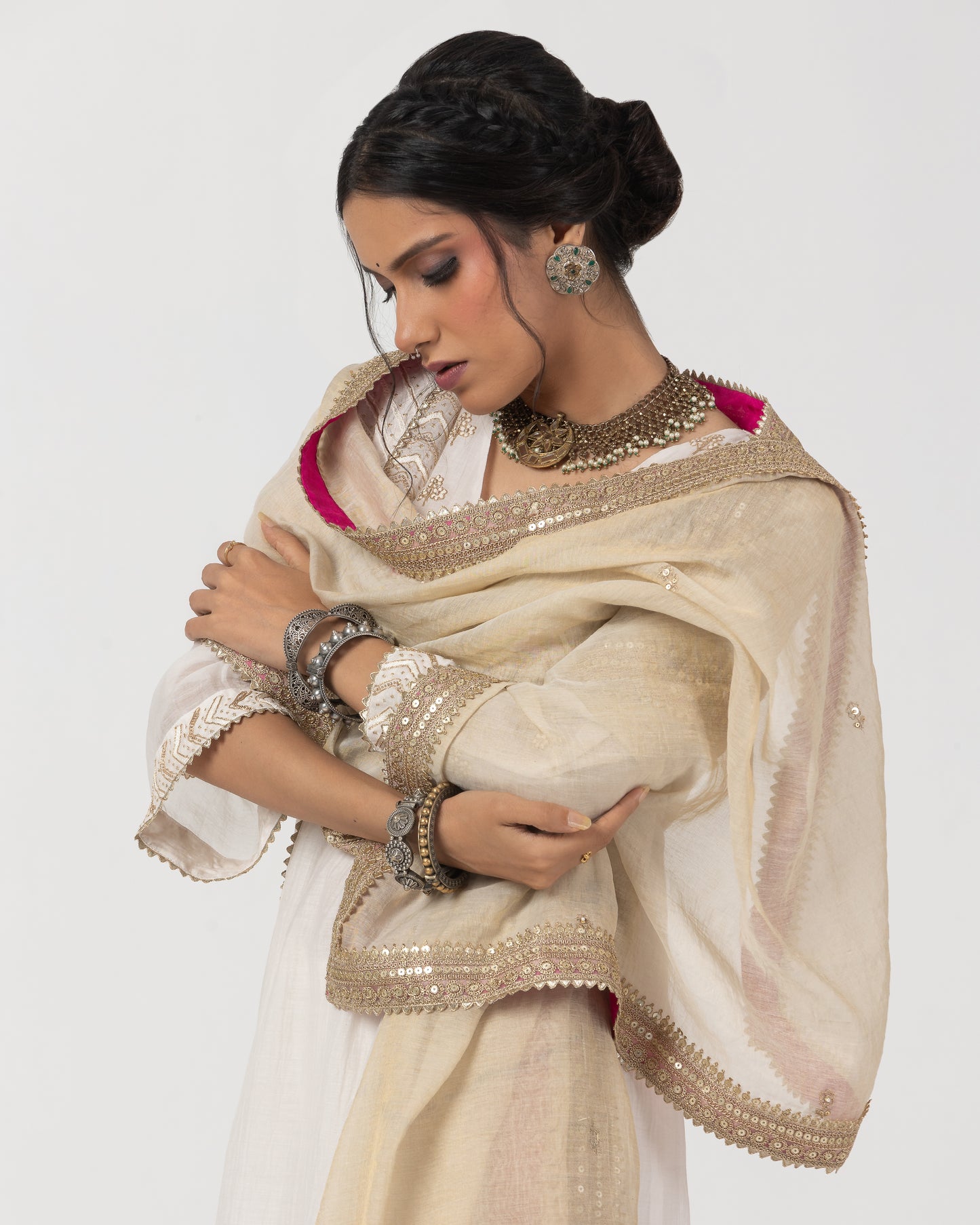 Saphed Embroidered Dupatta