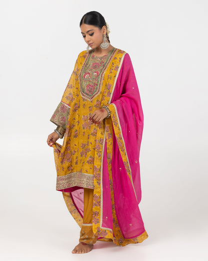 Shaadmaani Hand Embroidered Dupatta