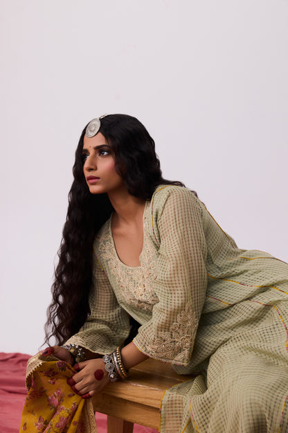 Arunima Embroidered Kurta Set