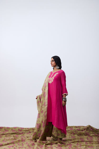 Tarangini Embroidered Kurta Set