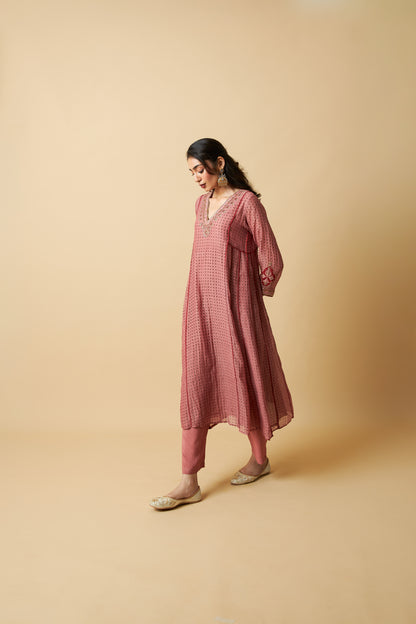 Bijli Begum Embroidered Kurta Set- Set of 3