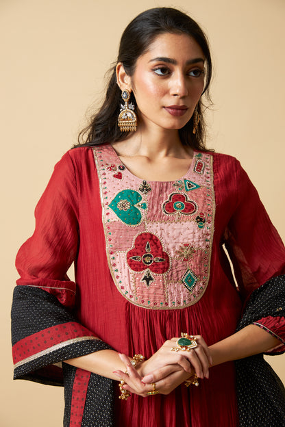 Kumkum Embroidered Kurta Set- Set of 3