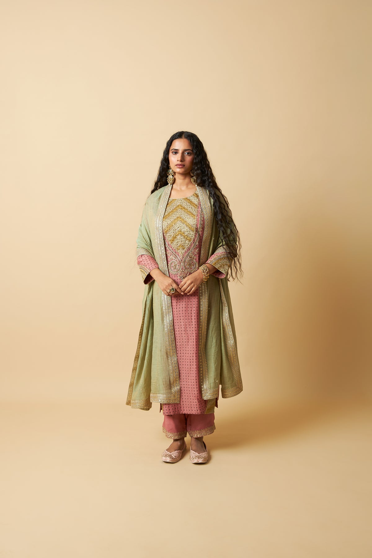 Gulabi Ghoomar Embroidered Kurta Set- Set of 3