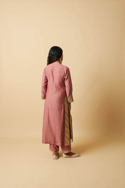 Gulabi Ghoomar Embroidered Kurta
