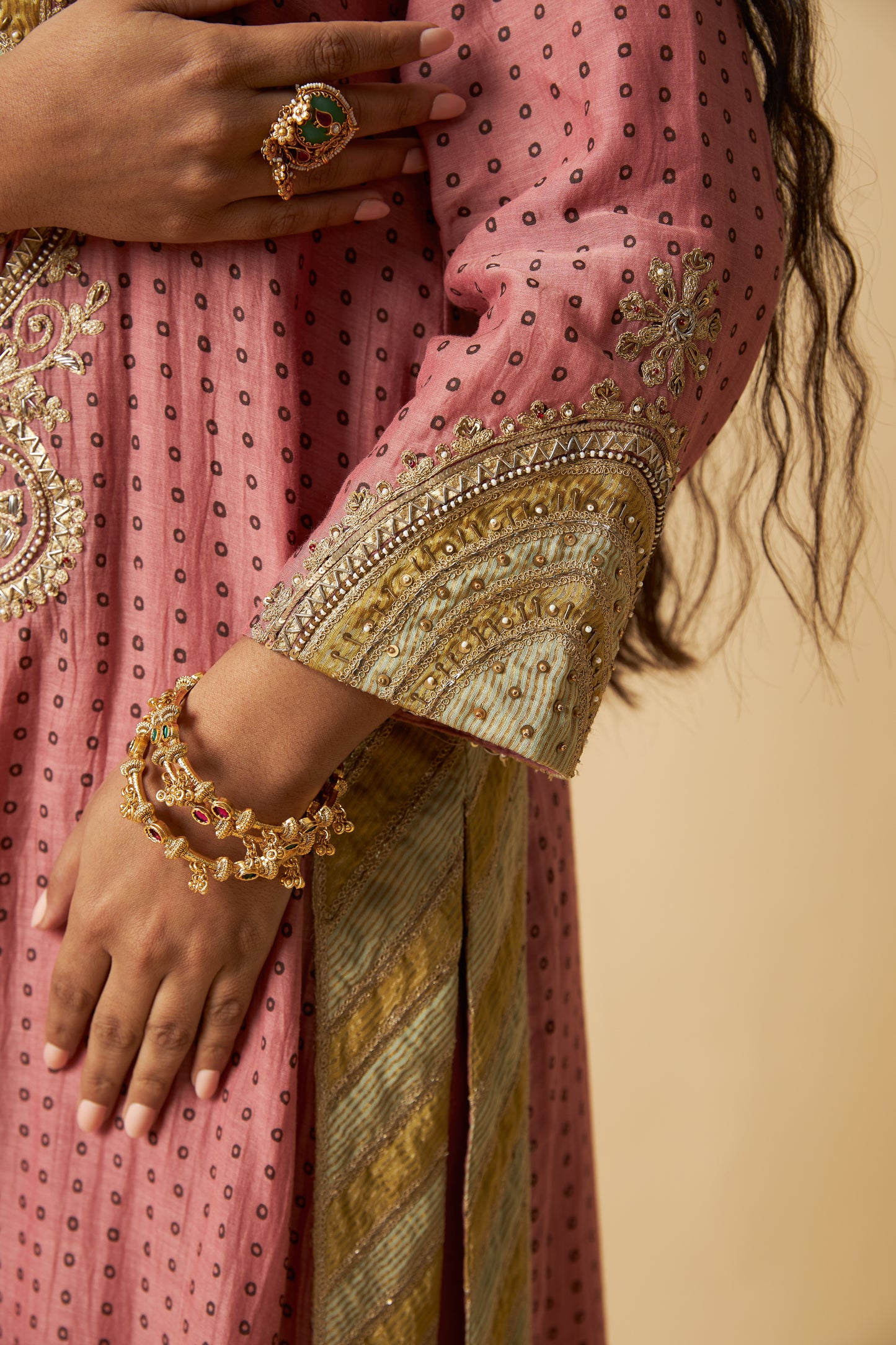 Gulabi Ghoomar Embroidered Kurta