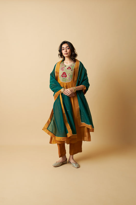 Genda Phool Embroidered Kurta Set- Set of 3