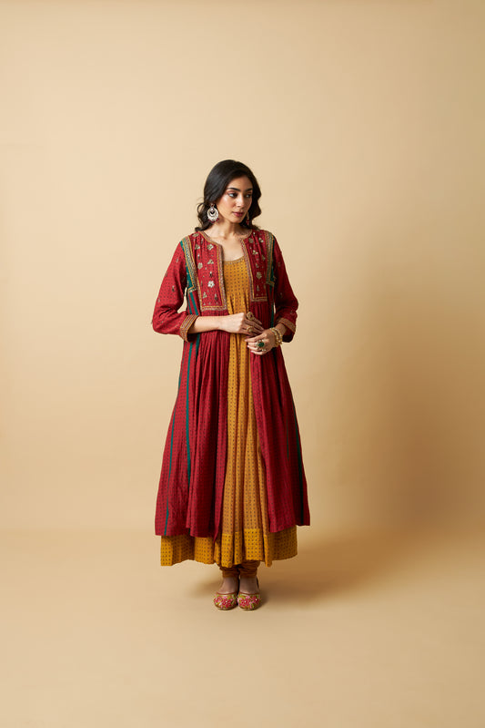 Rangrez Embroidered Kurta Set- Set of 3
