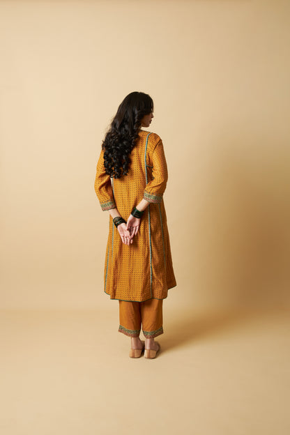 Peeli Pataka Embroidered Kurta