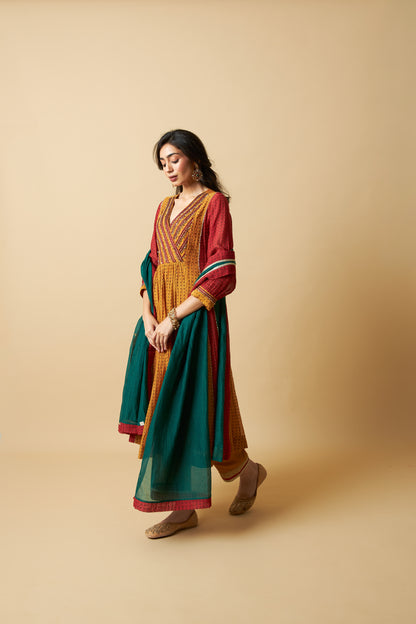 Rang Rasiya Embroidered Dupatta
