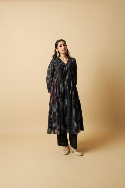 Kaali Phuljhadi Embroidered Kurta