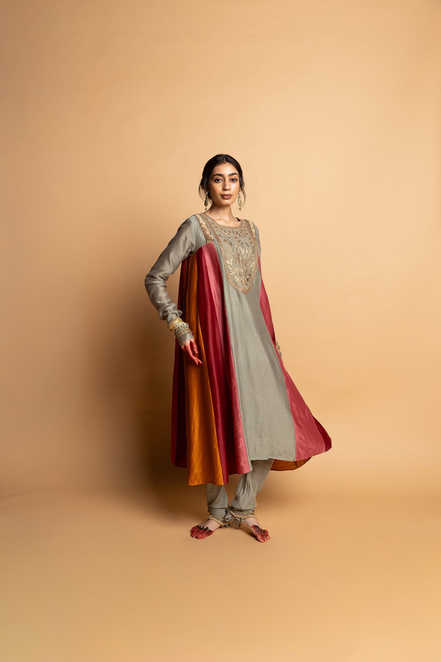 Kanaklata embroidered kurta set