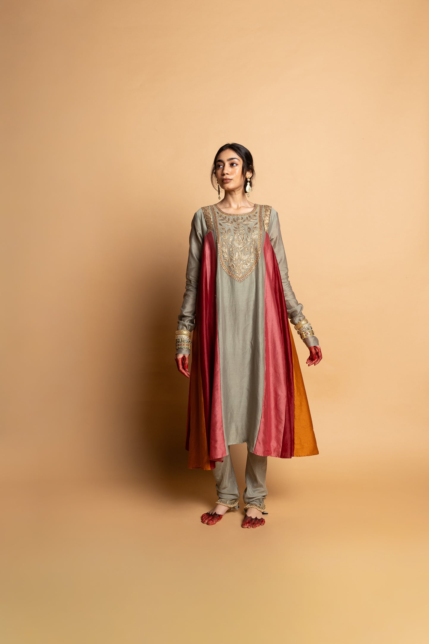 Kanaklata embroidered kurta set