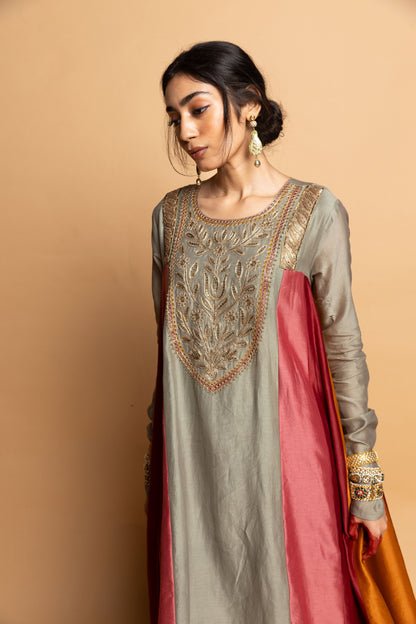 Kanaklata embroidered kurta set