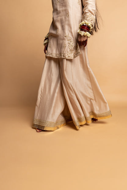 Chandrika embroidered kurta set