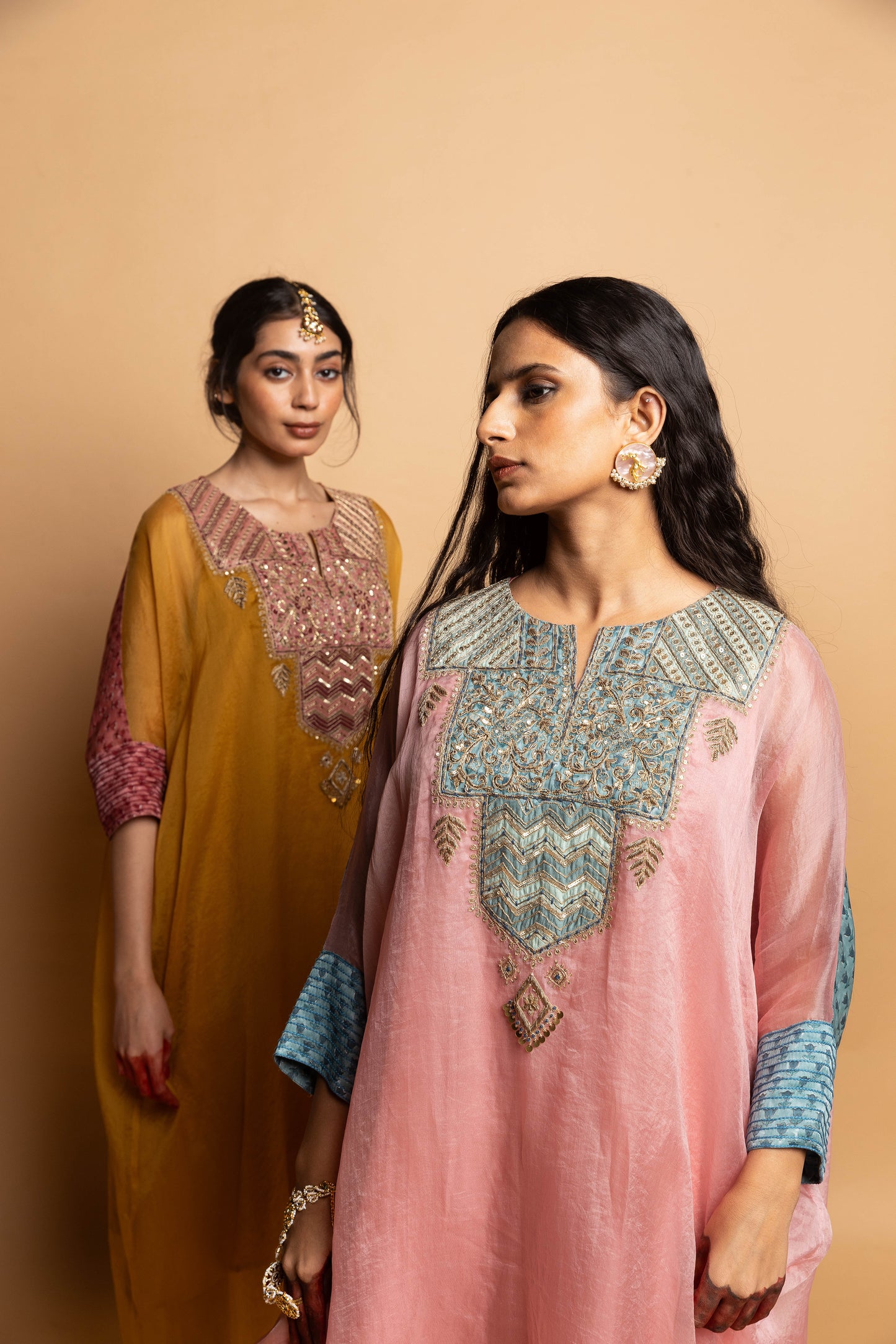 Ratnaanini embroidered kaftan set- Light pink