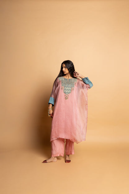 Ratnaanini embroidered kaftan set- Light pink
