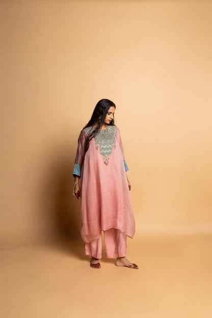 Ratnaanini embroidered kaftan set- Light pink