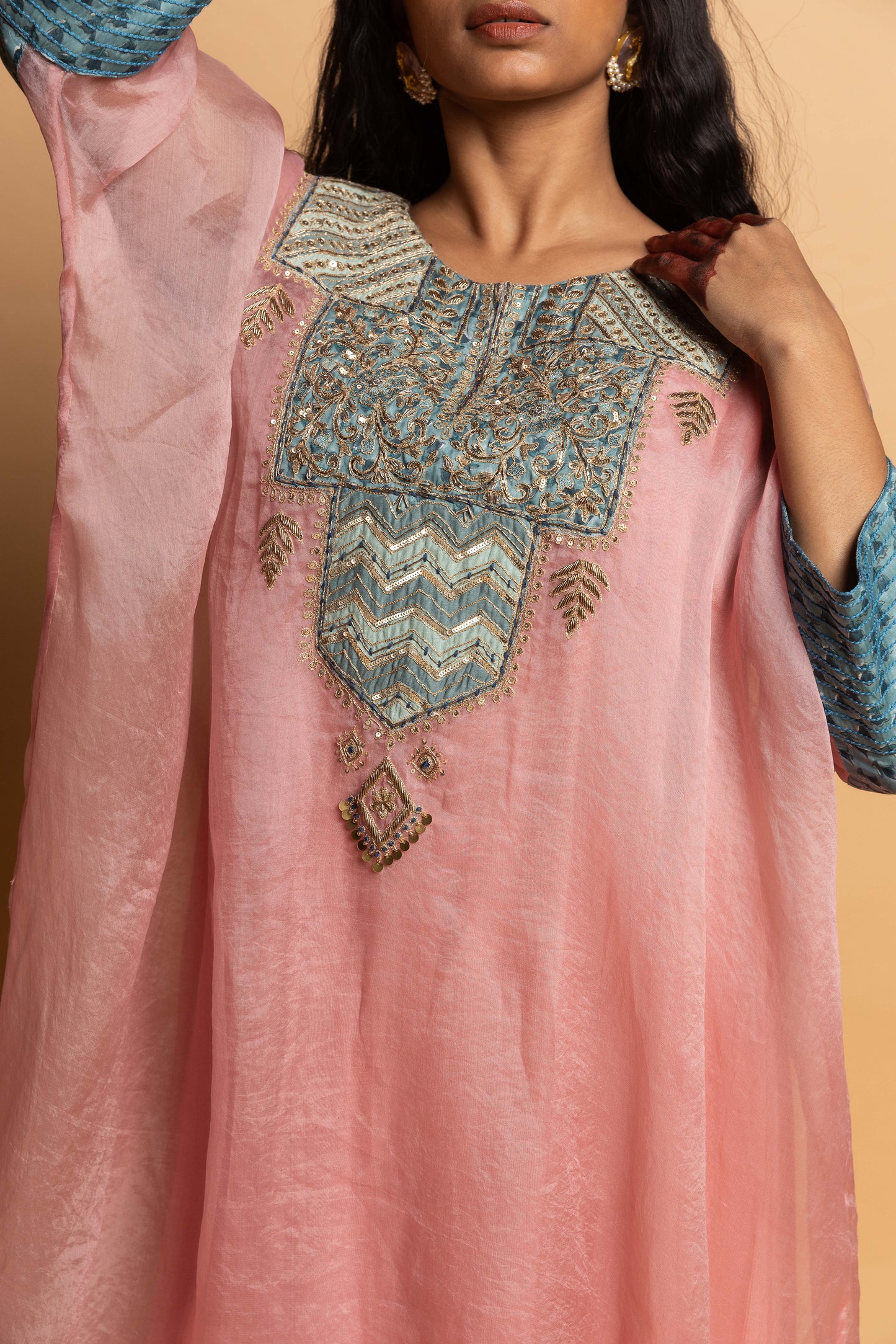 Ratnaanini embroidered kaftan set- Light pink