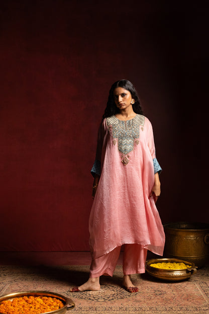 Ratnaanini embroidered kaftan set- Light pink