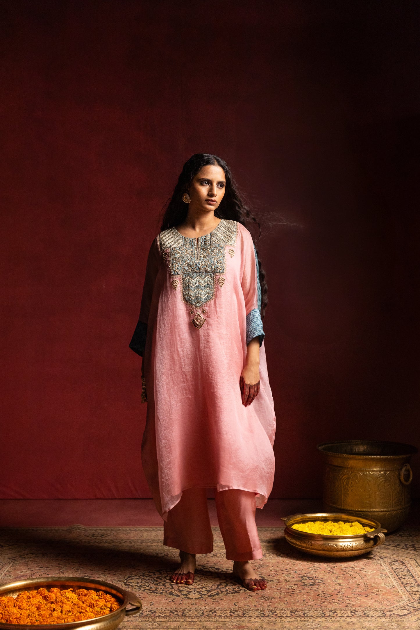 Ratnaanini embroidered kaftan- Light pink