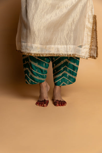 Nazakat embroidered kaftan set- Off white
