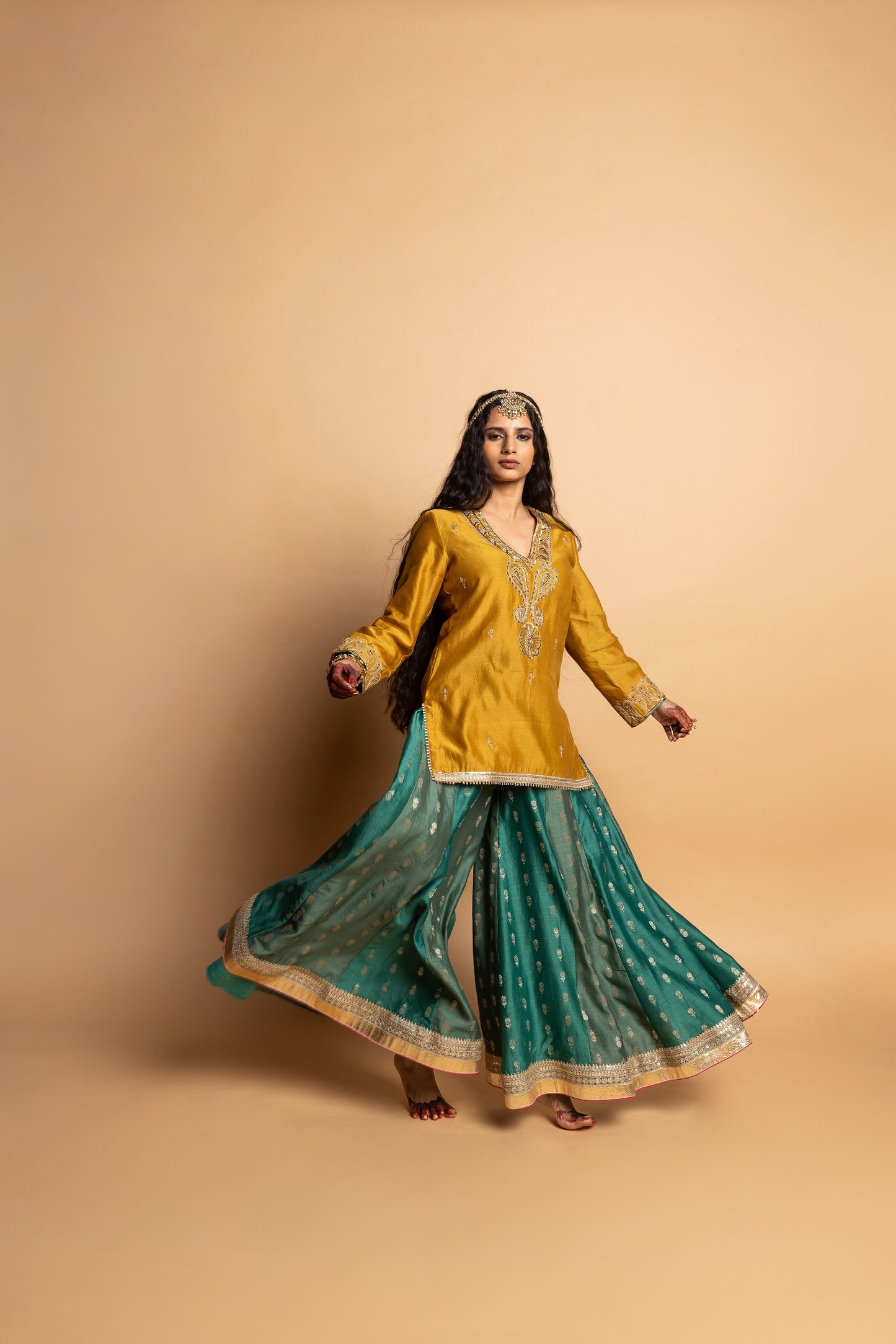 Hemangi embroidered kurta set- Mustard