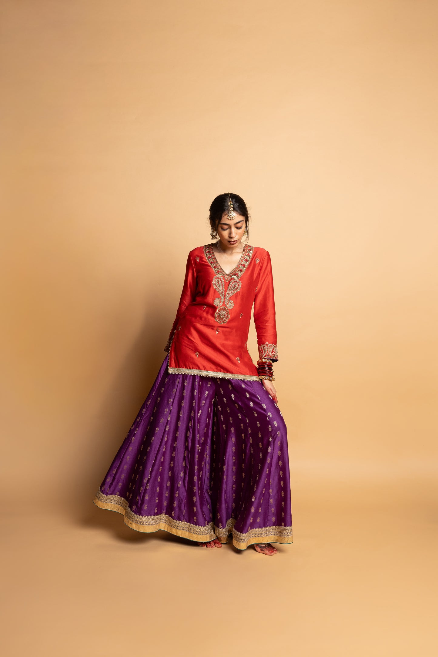 Hemangi embroidered kurta set- Red