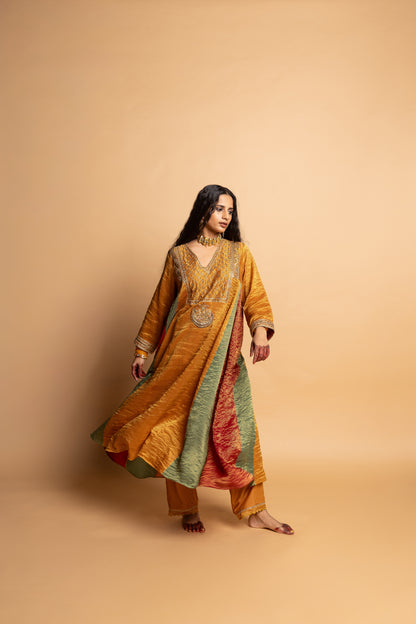 Zari Zauq embroidered kurta