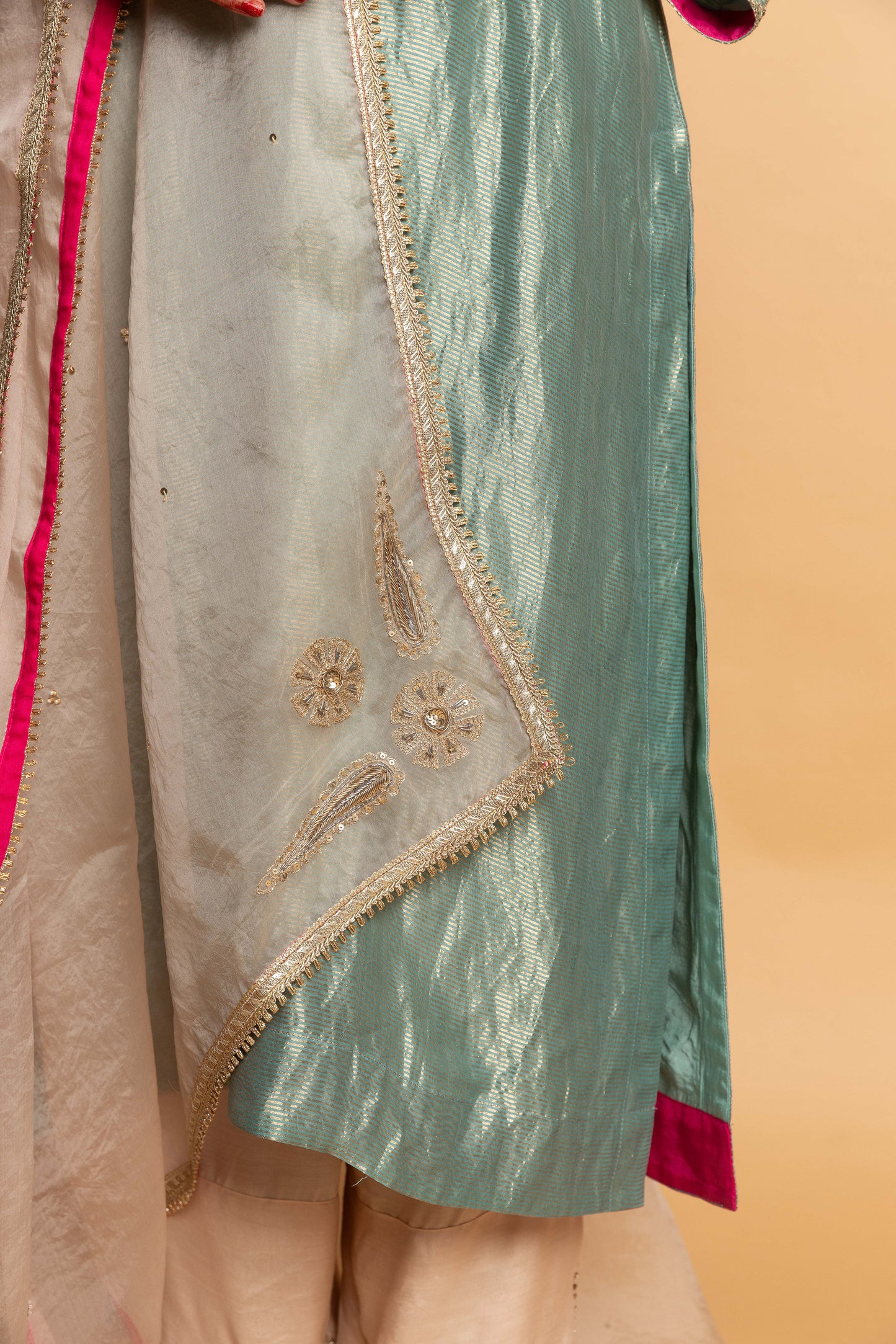 Zeb-e-Taj embroidered dupatta