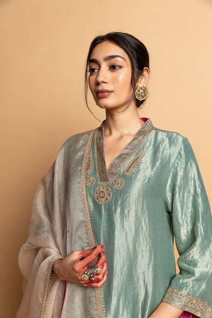 Zeb-e-Taj embroidered kurta set