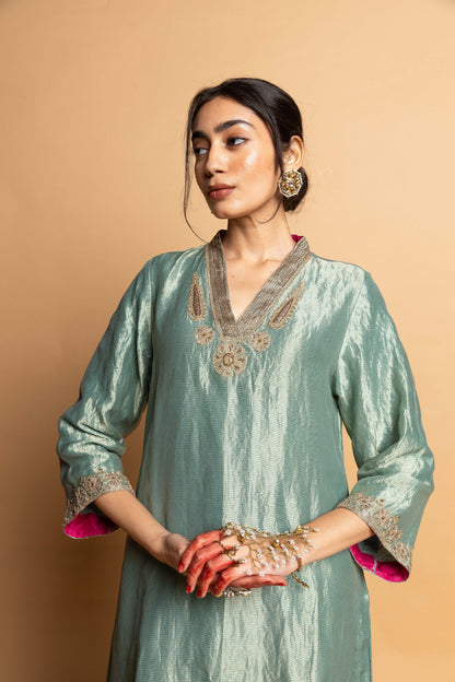 Zeb-e-Taj embroidered kurta set