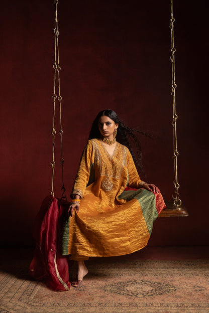 Zari Zauq embroidered kurta