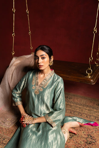Zeb-e-Taj embroidered kurta