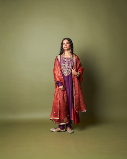 Amira embroidered kurta set