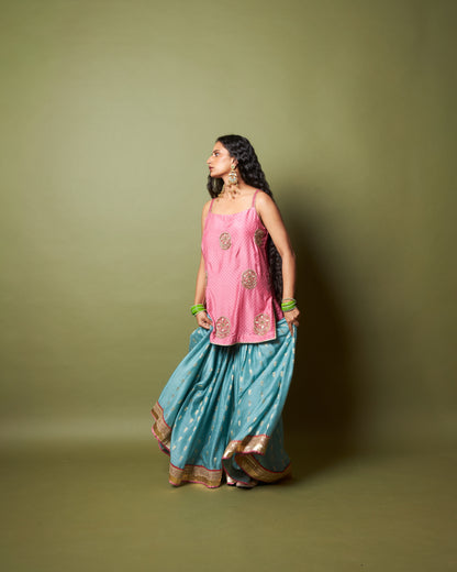 Firozi Gulab embroidered kurta set