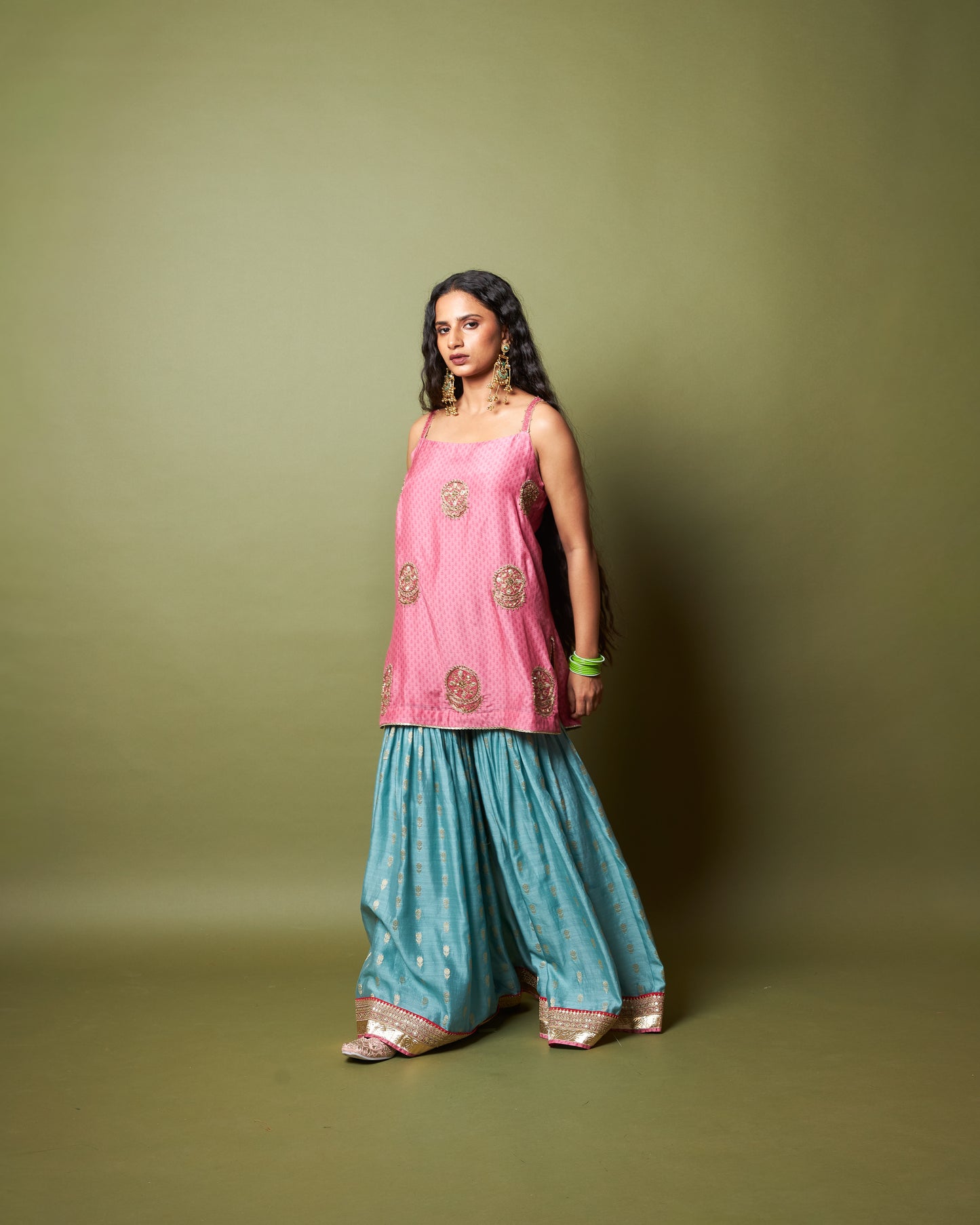 Firozi Gulab embroidered kurta set